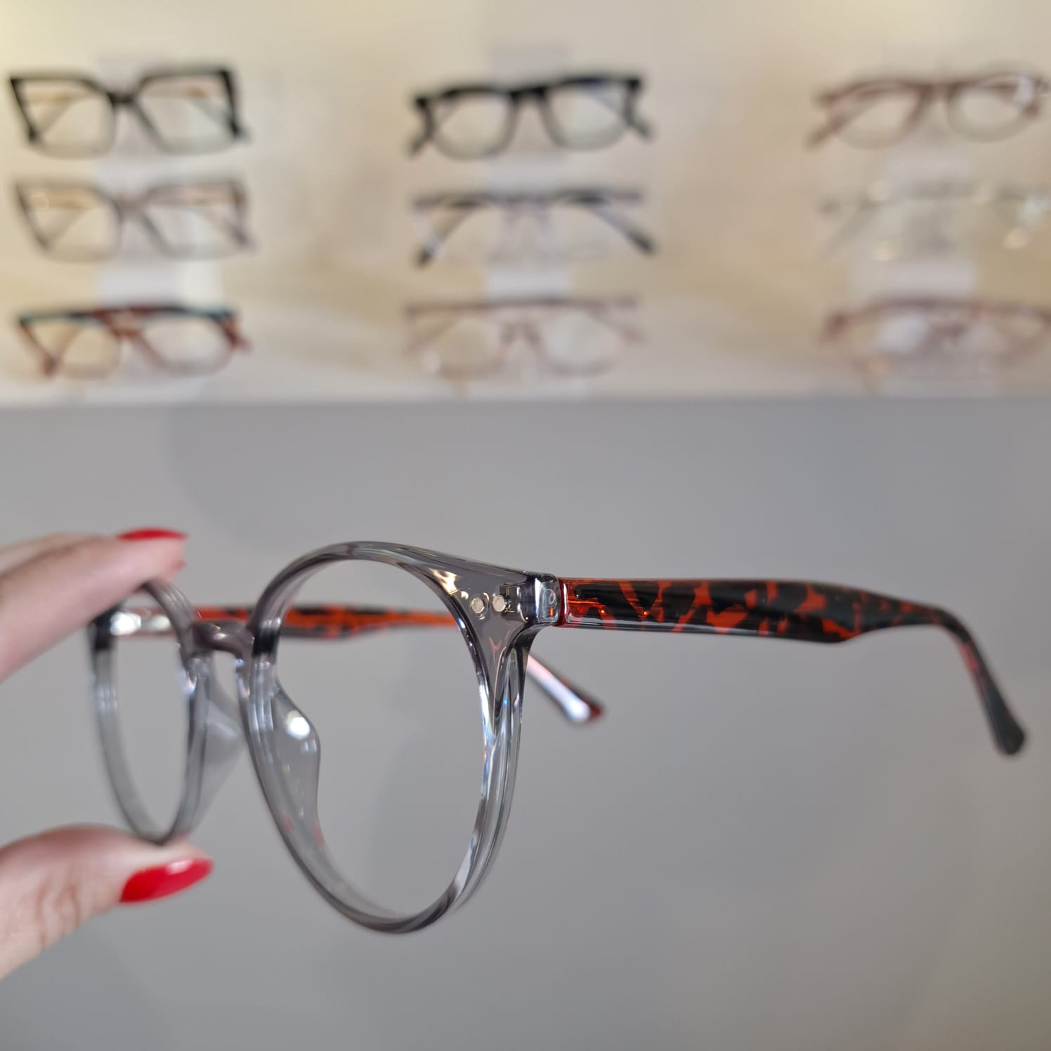 Armação Oval Fume / Demir Unissex - Monte Seus Óculos - Imagem 2