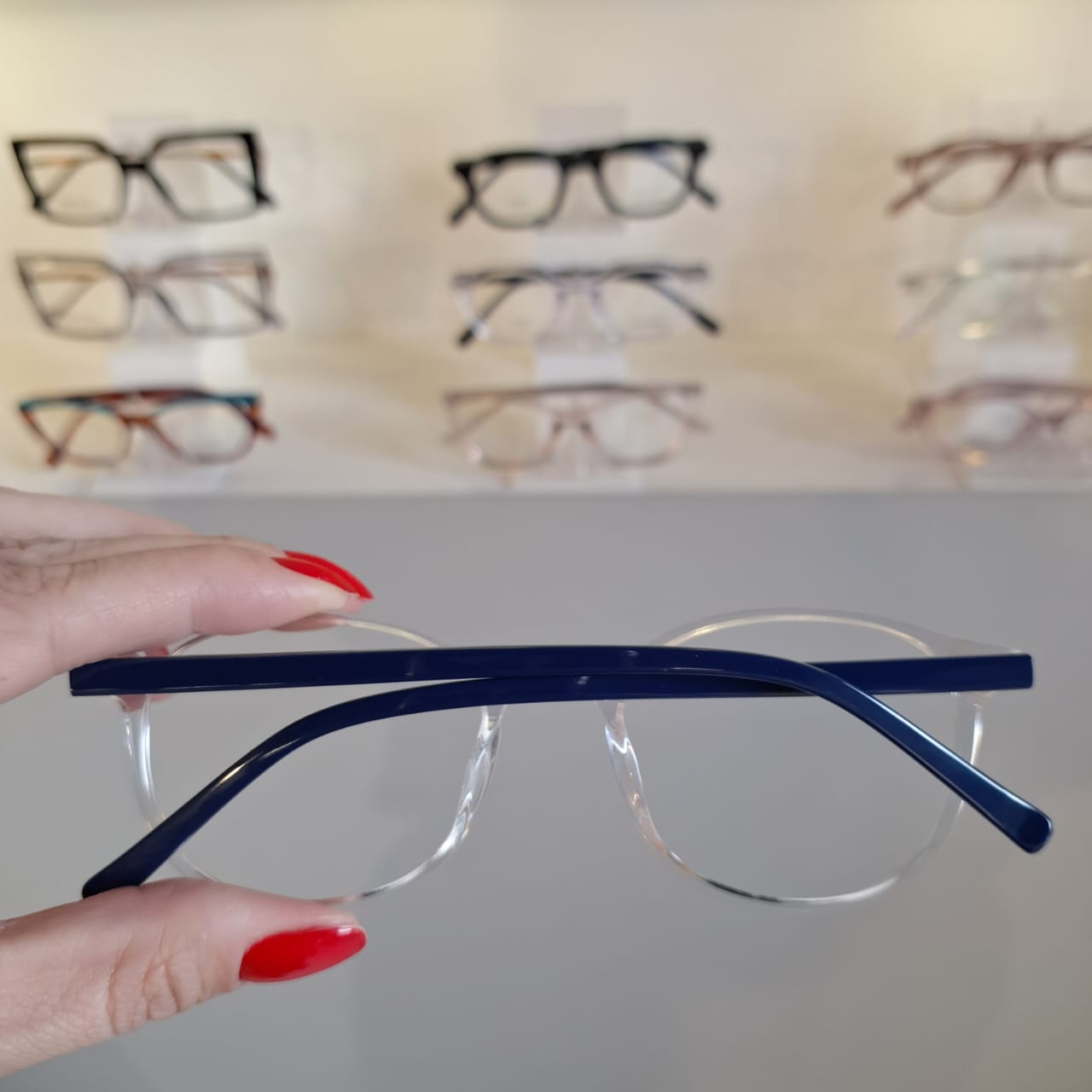 Armação Redonda Transparente Unissex - Monte Seus Óculos - Imagem 2