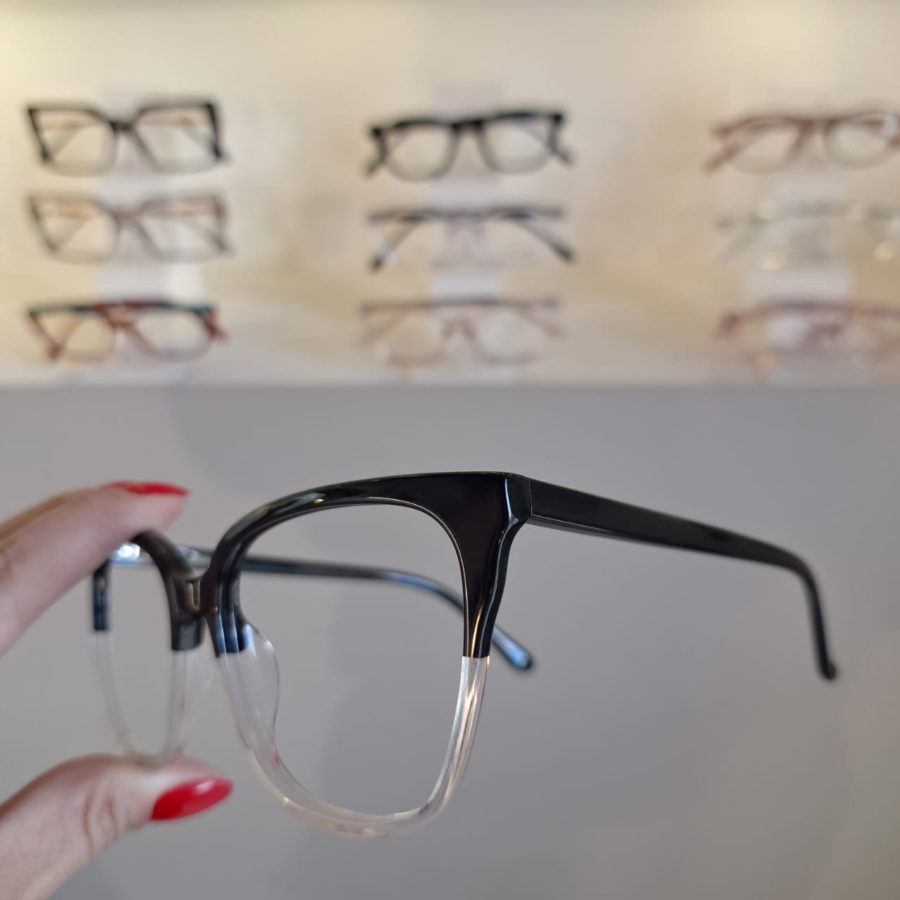 Armação Quadrado Preto Feminino - Monte Seus Óculos - Imagem 3