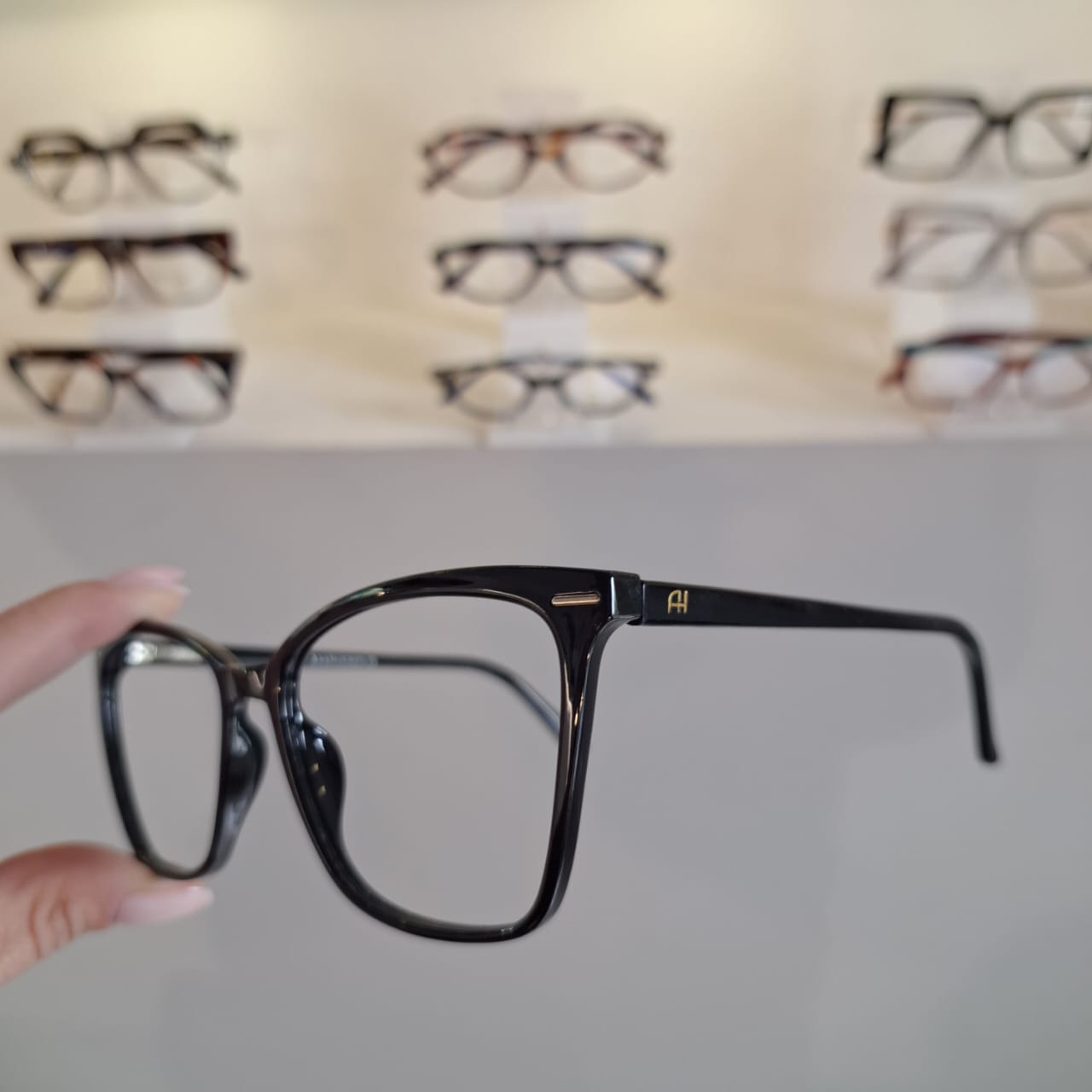 Armação Quadrado Preto Feminino - Monte Seus Óculos 1014 - Imagem 3