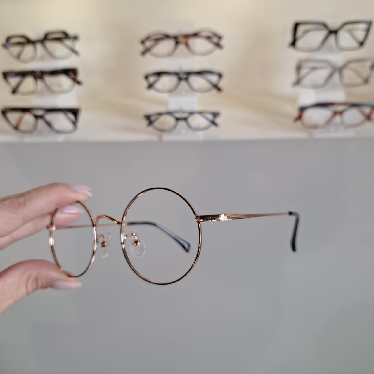 Armação Redondo Preto / Dourado Unissex - Monte Seus Óculos 29 - Imagem 2