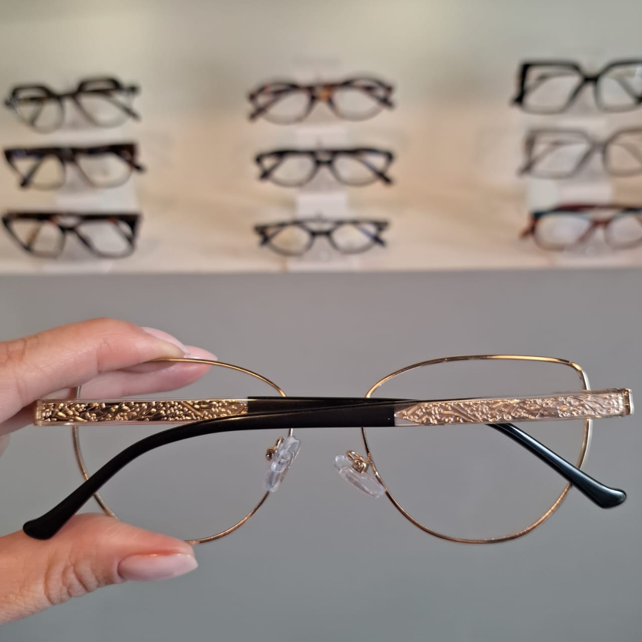 Armação Gatinho Nude / Dourado Feminino - Monte Seus Óculos 60017 - Imagem 2