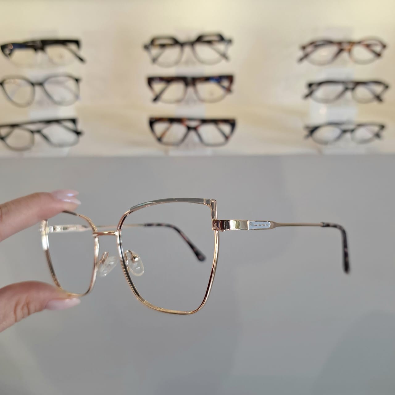 Armação Quadrado Cinza / Dourado Feminino - Monte Seus Óculos 17007 - Imagem 3