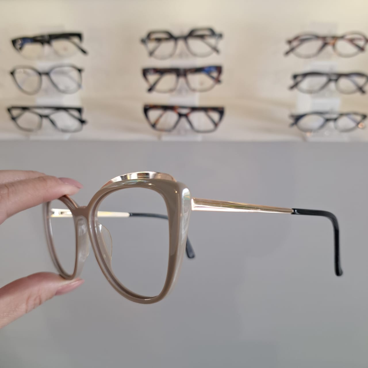 Armação Oval Gatinho Nude Feminino - Monte Seus Óculos - Imagem 3