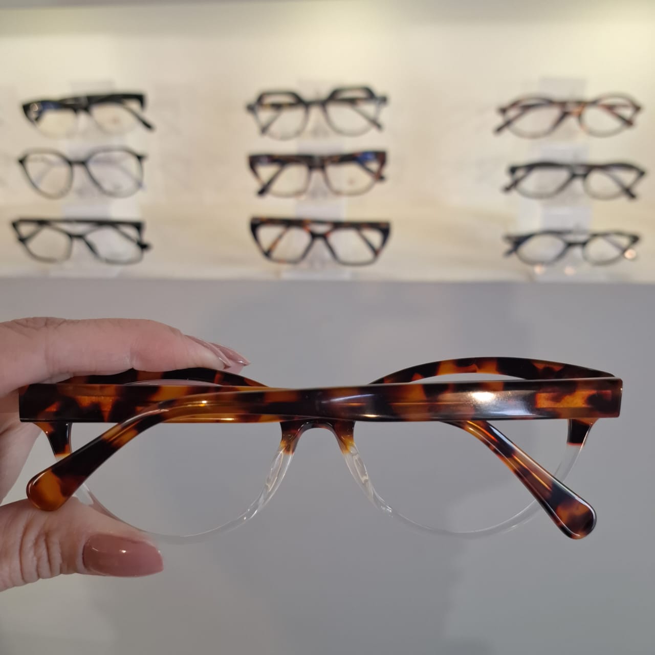 Armação Gatinho Demir / Transparente Feminino - Monte Seus Óculos - Imagem 2