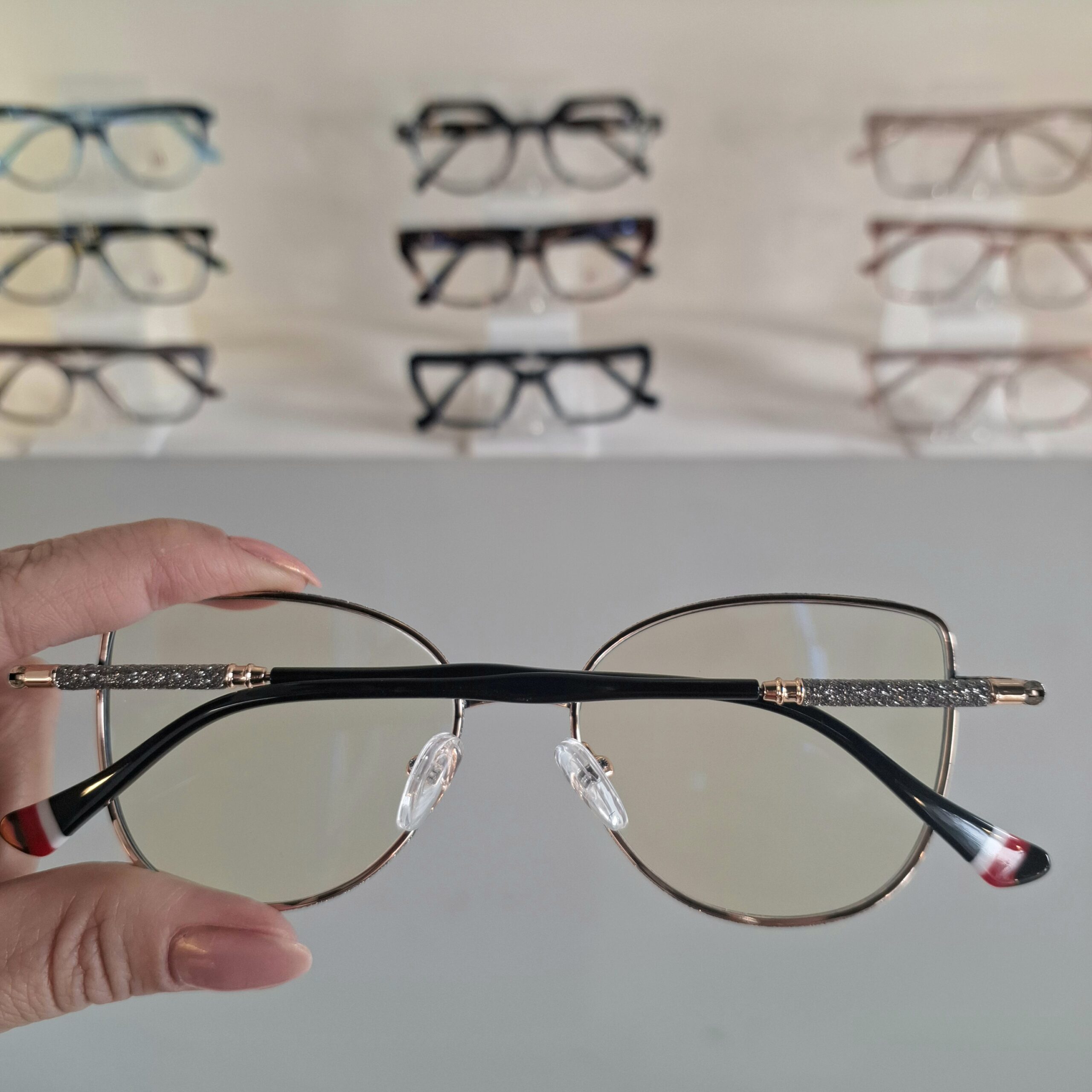 Óculos Gatinho Metal Feminino 3610 Preto/Dourado - Imagem 3