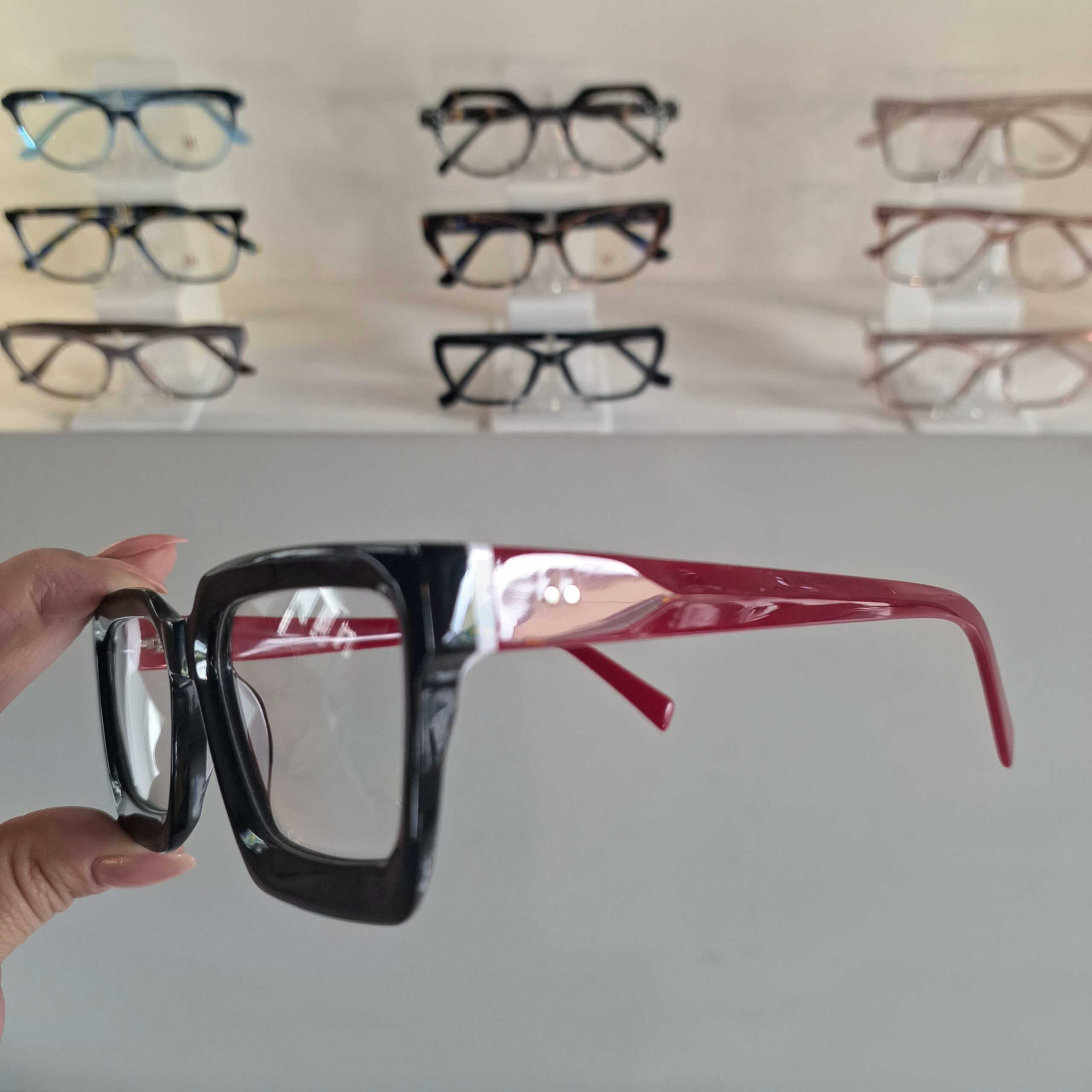 Óculos Quadrado Preto Feminino - Imagem 2