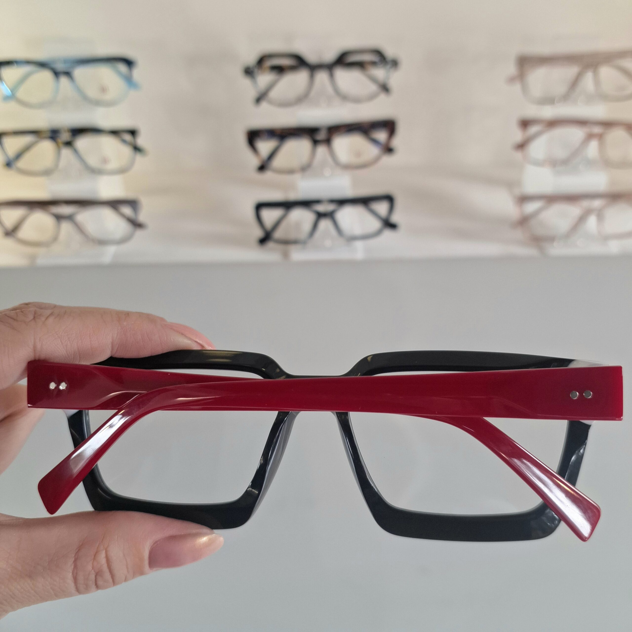 Óculos Quadrado Preto Feminino - Imagem 3